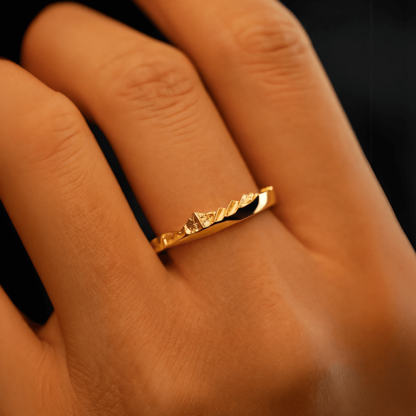 【Mt. Whitney】Gold Hand-Engraved Mount  Wedding Ring