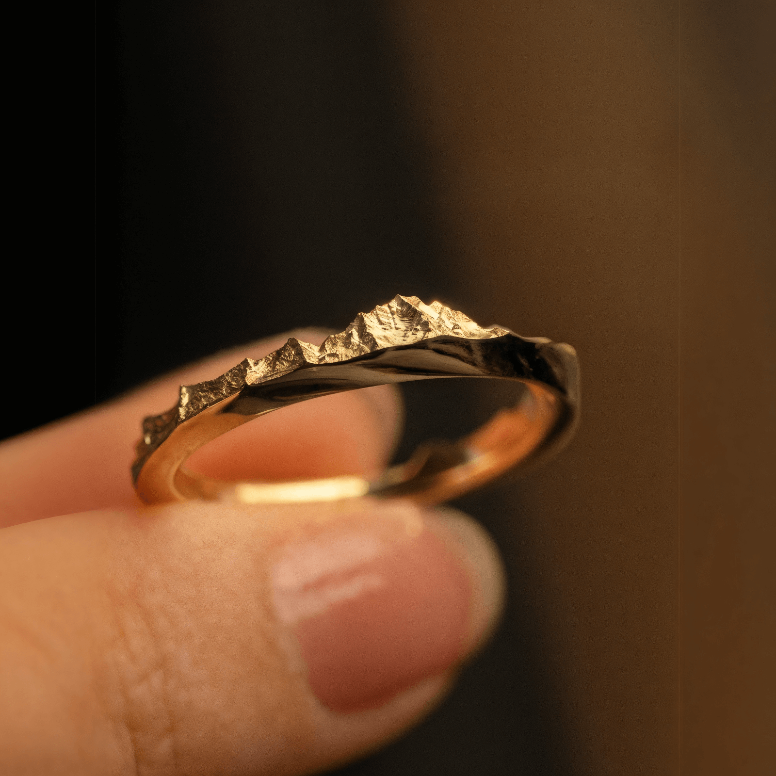 【Mt. Rainier】Gold Hand-Engraved Mount Wedding Ring