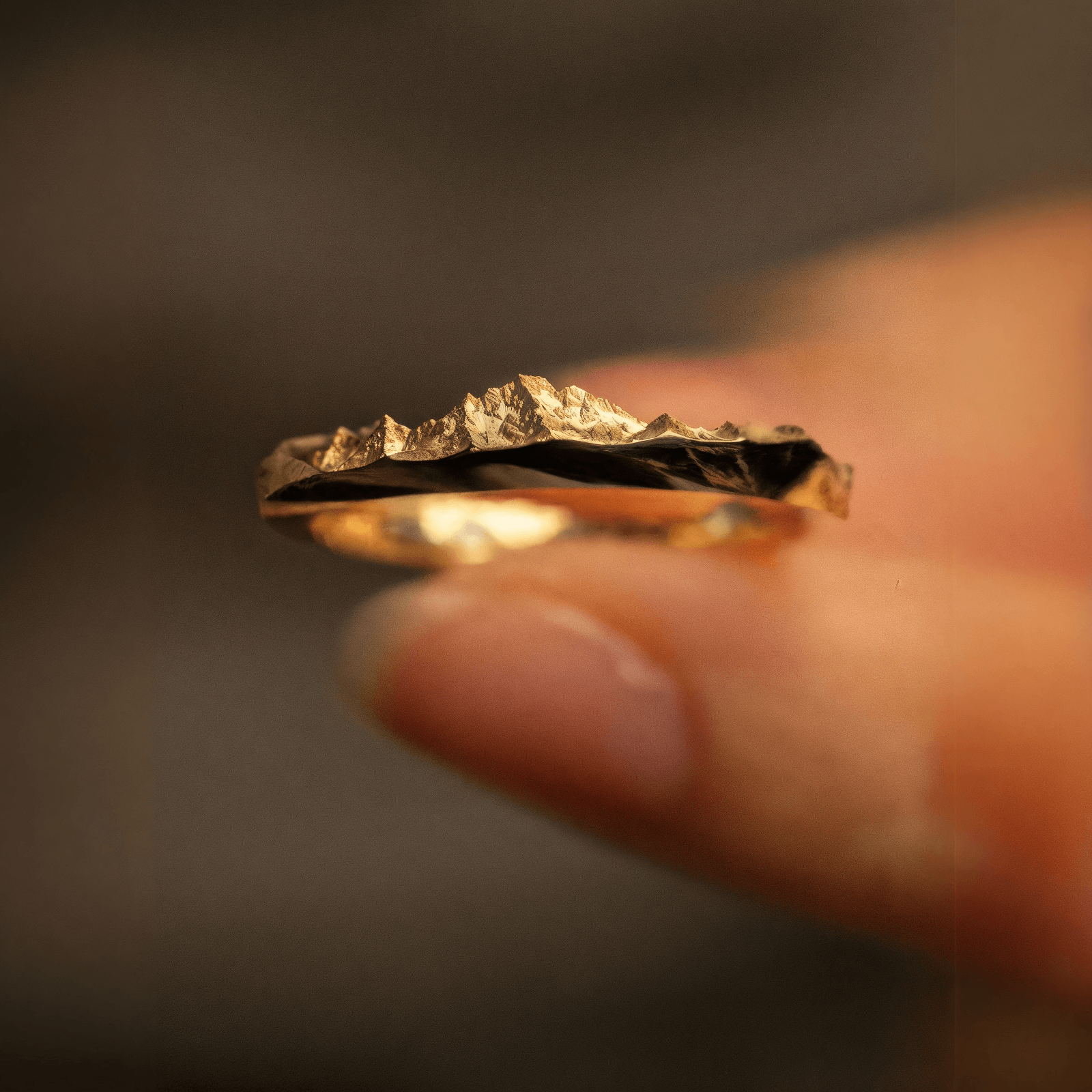 【Mt. Rainier】Gold Hand-Engraved Mount Wedding Ring