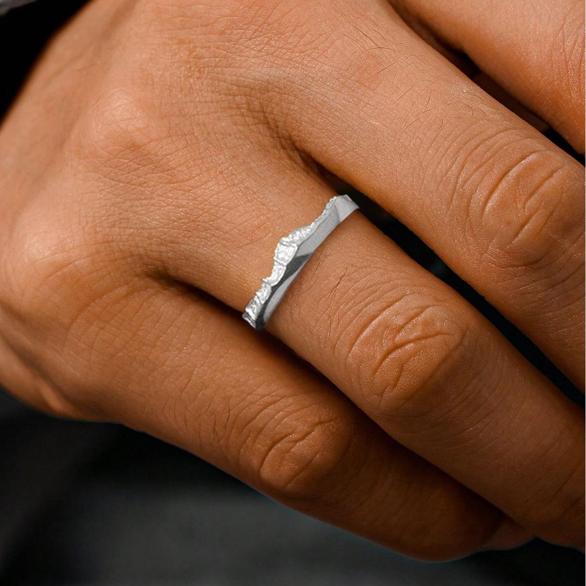 【Mt. Kailash】 Gold Hand-Engraved Mount Ring Mens/Womens Wedding Ring
