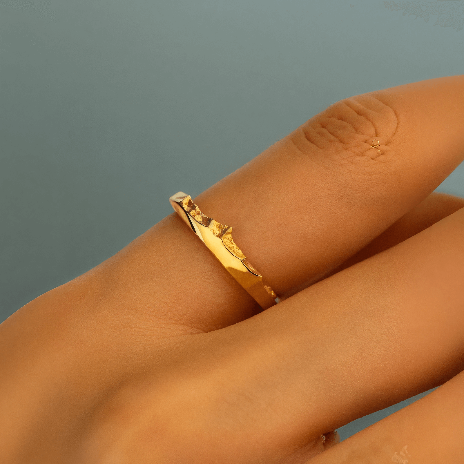 【Mt. Saint Elias】Gold Hand-Engraved Mount Mens/Womens Wedding Ring