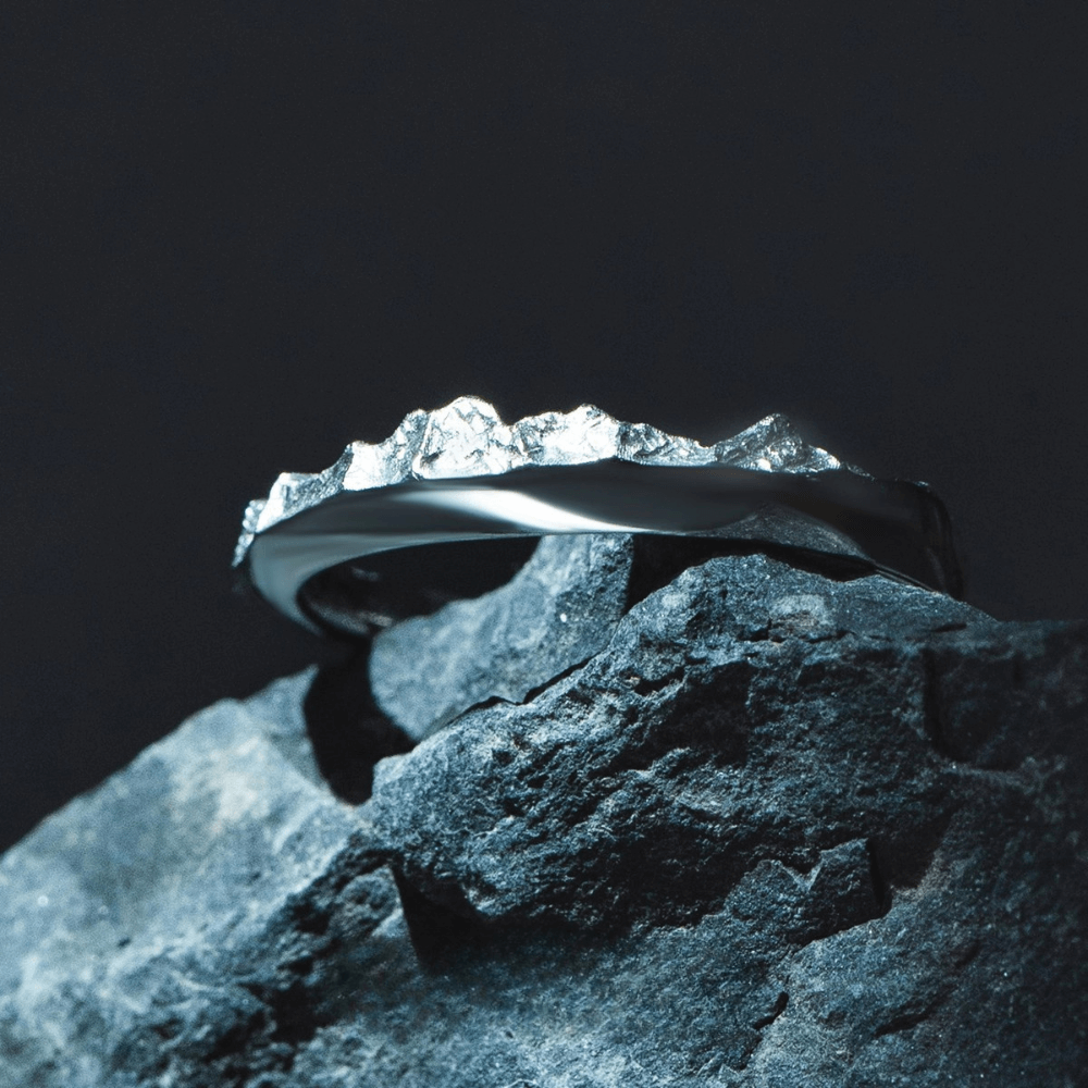 【Mt. Kailash】 Gold Hand-Engraved Mount Ring Mens/Womens Wedding Ring