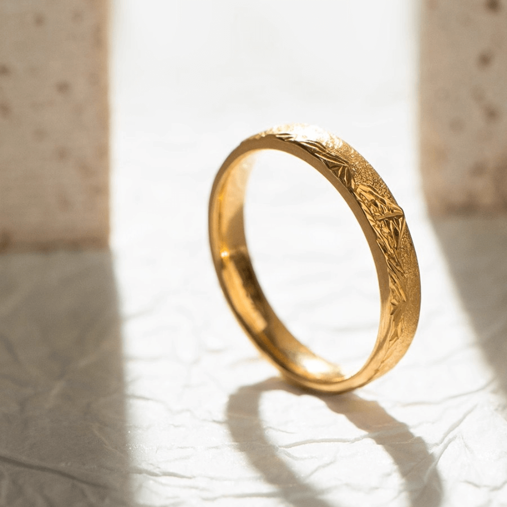 【Mt. Kailash】 Gold Hand-Engraved  Mens/Womens Mount Wedding Ring