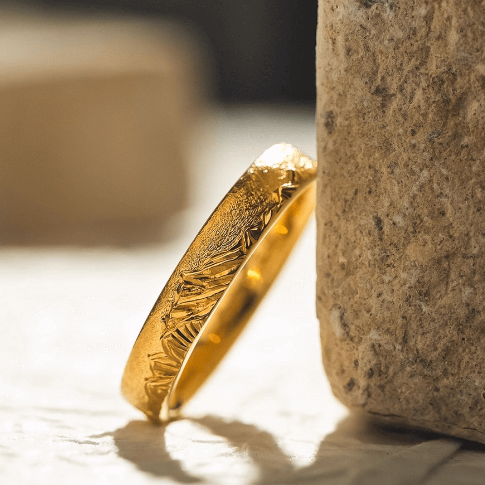 【Mt. Kailash】 Gold Hand-Engraved  Mens/Womens Mount Wedding Ring