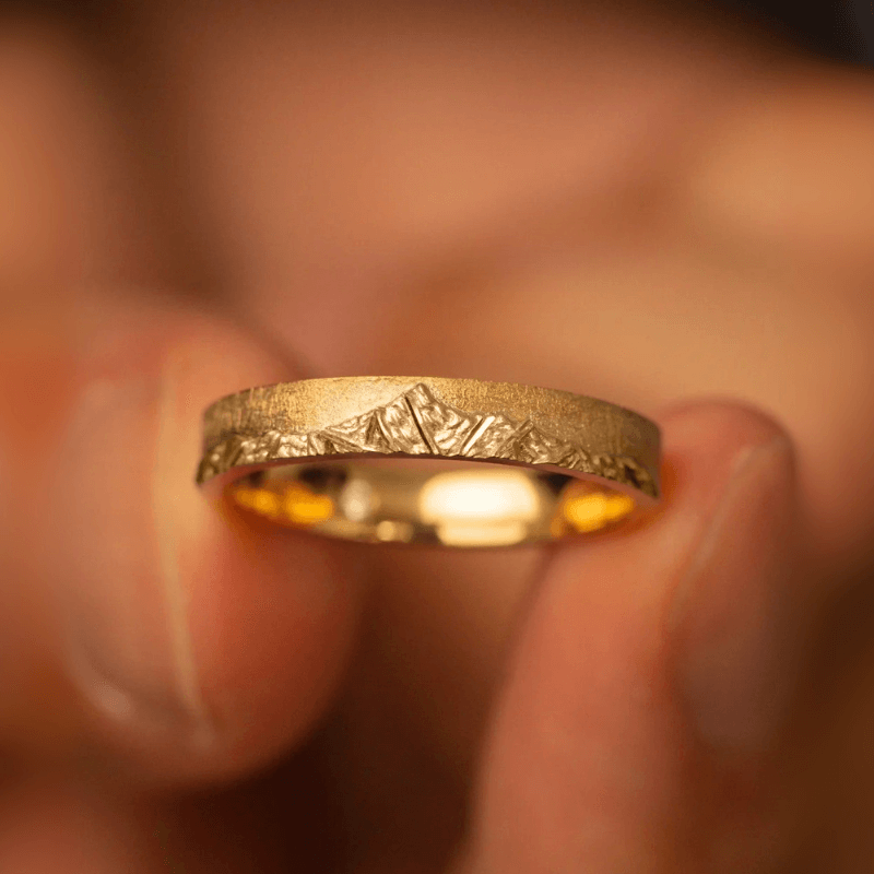 【Mt. Saint Elias】 Hand-Engraved Mount Mens/Womens Wedding Ring