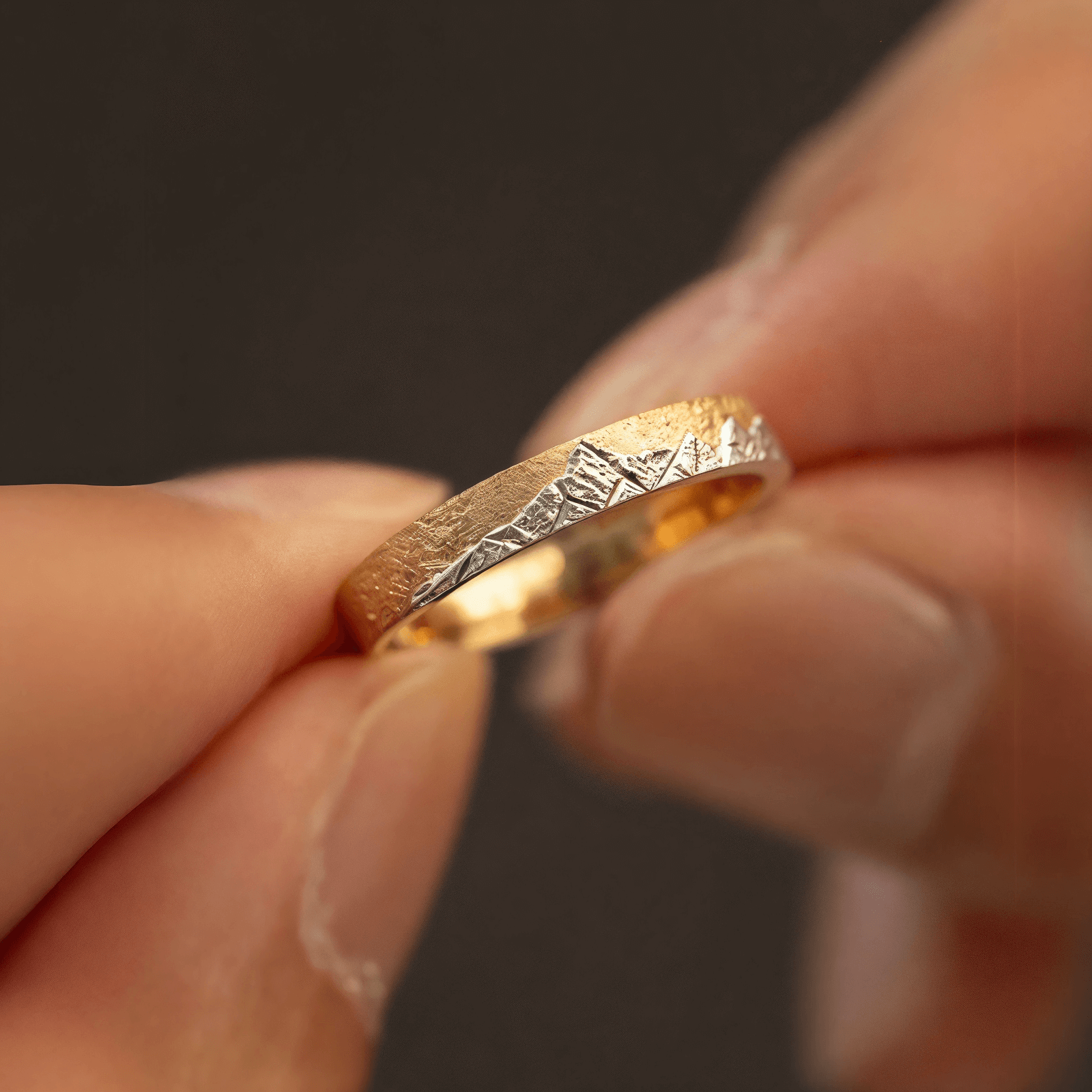 【Mt. Whitney】Gold Hand-Engraved Mount Wedding Ring