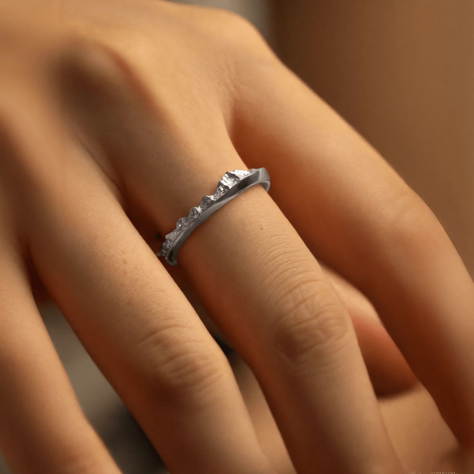 【Mt. Rainier】 Hand-Engraved Mount Mens/Womens Wedding Ring