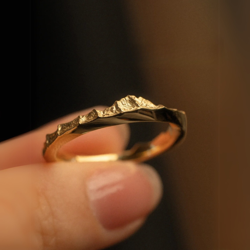 【Everest Summit】Gold Hand-Engraved Mount Everest Wedding Ring